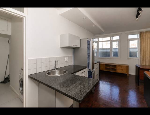 1 BEDROOM APARTMENT TO LET IN CAPE TOWN CITY CENTRE